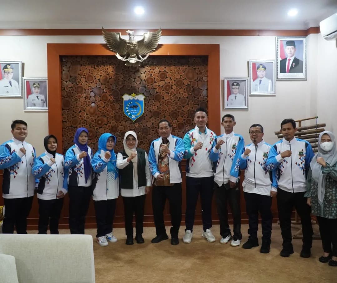 Penuh Harap, Bupati Pandeglang Lepas 10 Atlet ASN Menuju PORNAS KORPRI XVII