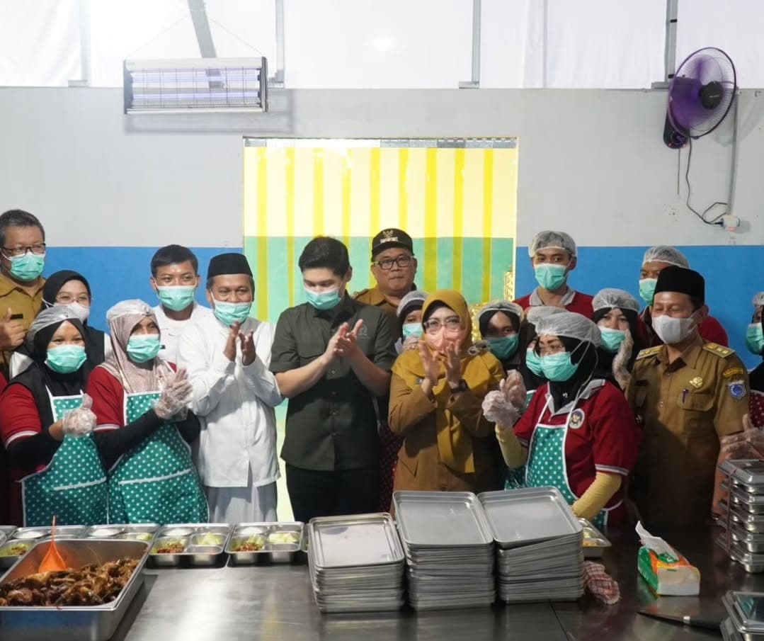 Bupati Pandeglang Dampingi DPR RI Rizki Aulia Natakusuma Meninjau Dapur SPPG di Dua Kecamatan