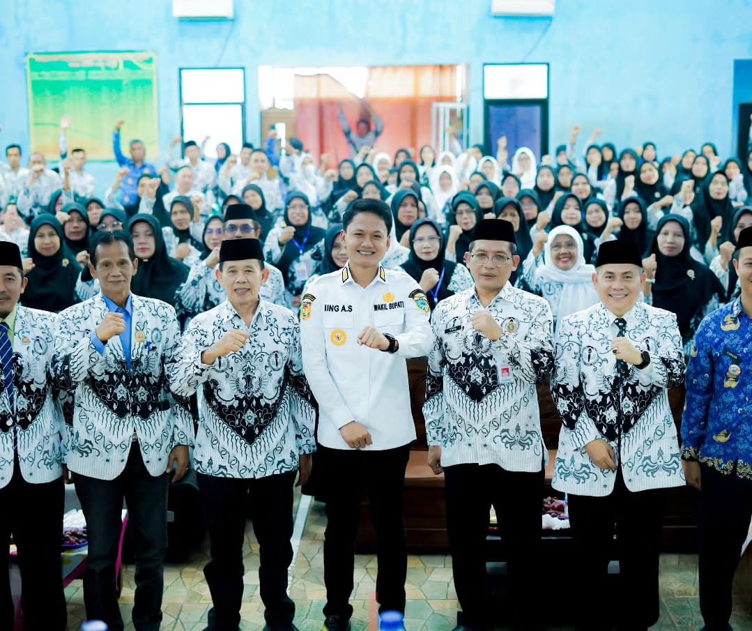 Wakil Bupati Pandeglang, Iing Andri Supriadi, menghadiri kegiatan Konferensi Cabang XXIII Persatuan Guru Republik Indonesia (PGRI) Kecamatan Bojong periode 2025–2030 