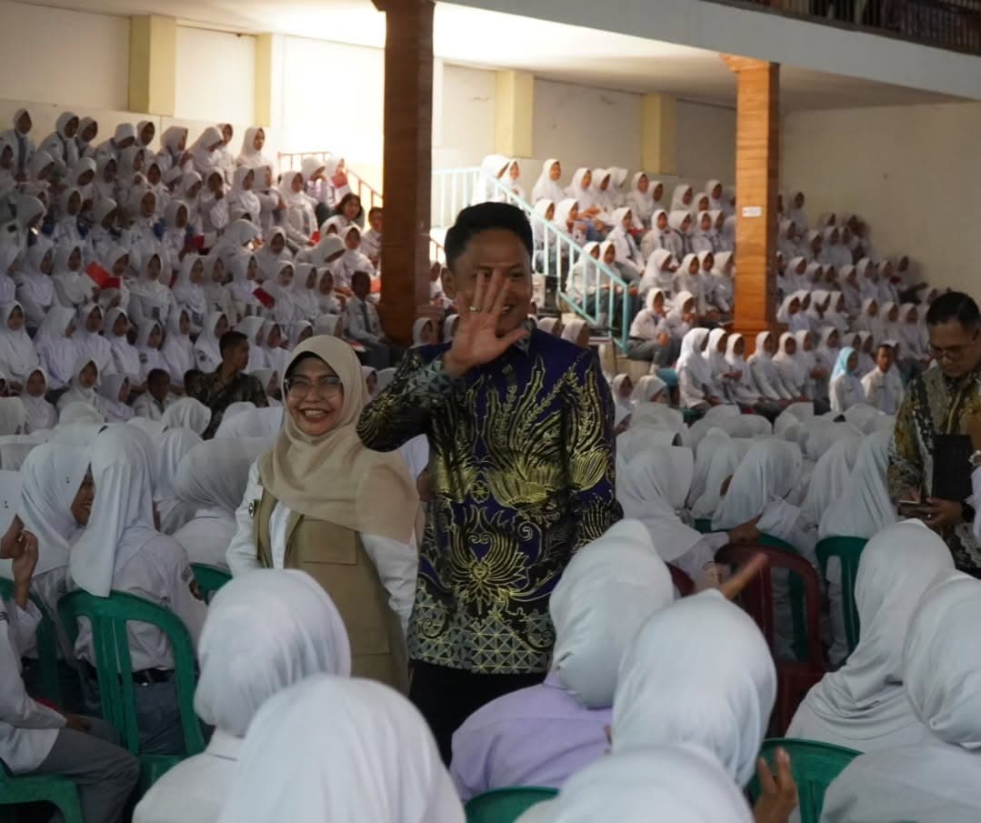 Bupati Pandeglang Dewi Setyani Membuka Kegiatan Latihan Gabungan Paskibra 2025 di Graha Pancasila 