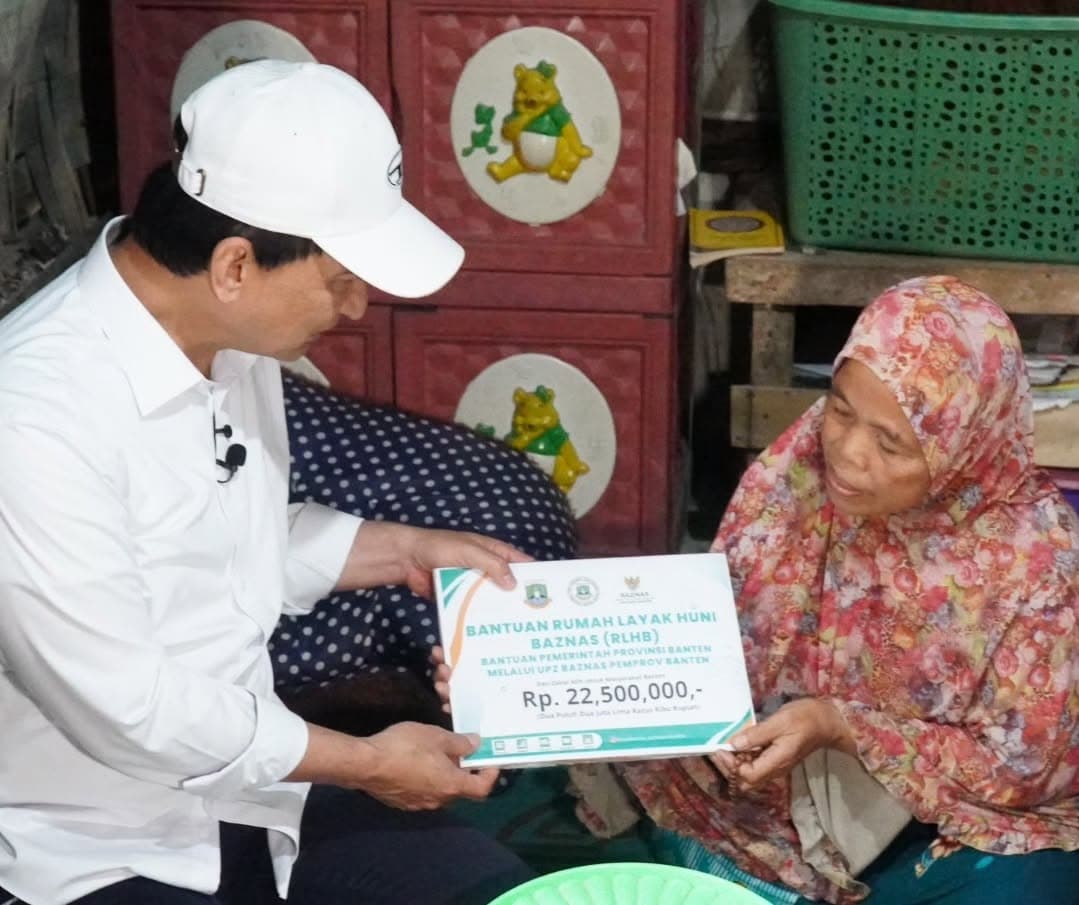 Bupati Pandeglang Dampingi Wagub Banten Salurkan Bantuan Rumah Layak Huni Baznas
