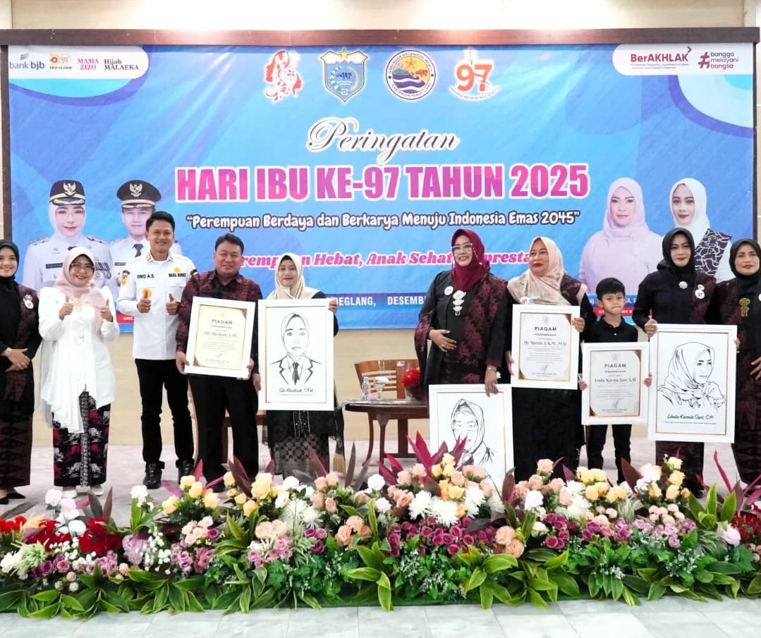 Bupati Pandeglang Dewi Setiani Hadiri Peringatan Hari Ibu Ke -  97